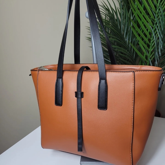 Vegan tote bag Co-lab - Picture 2 of 3